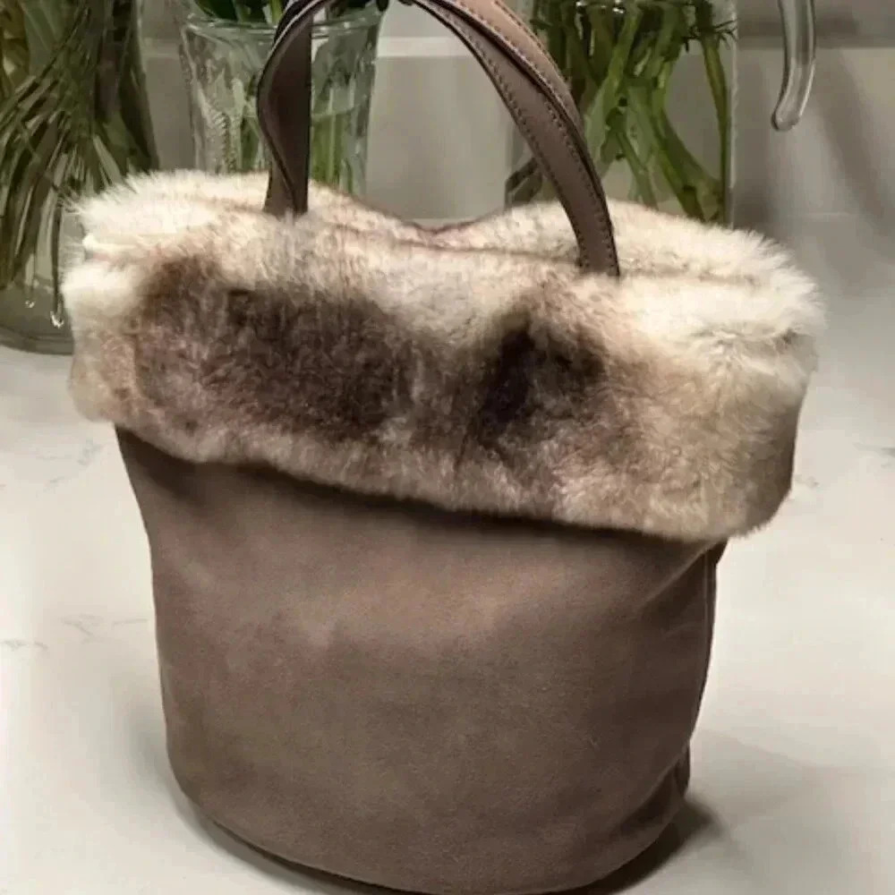 🧚🏻HOST PICK🧚🏻 Salvatore Ferragamo Suede Handbag Tote Fur Trimmed EUC - Picture 4 of 13